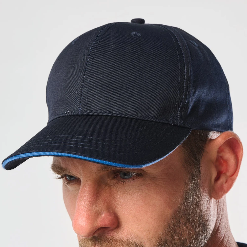 Casquette sandwich contrastée